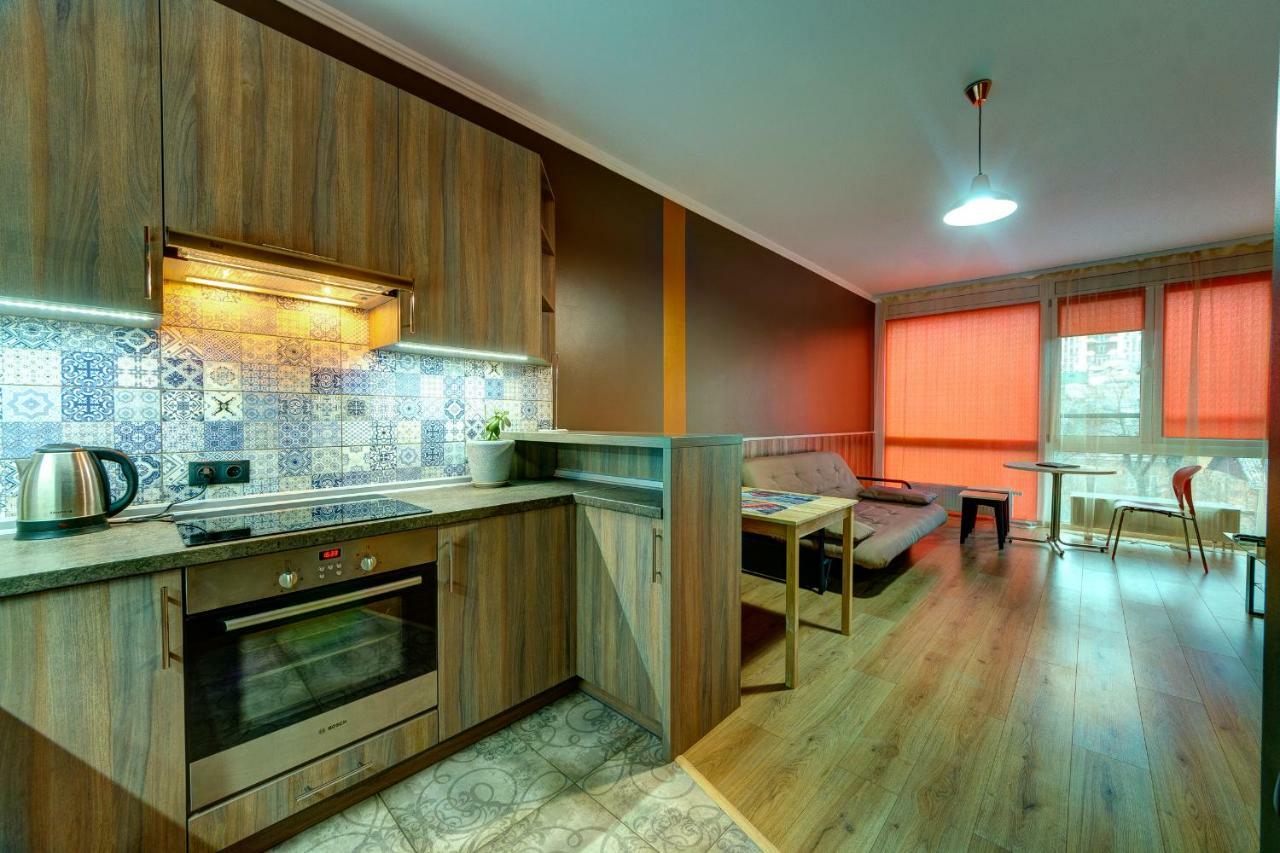Apartments Near Shevchenko Boulevard Киев Екстериор снимка