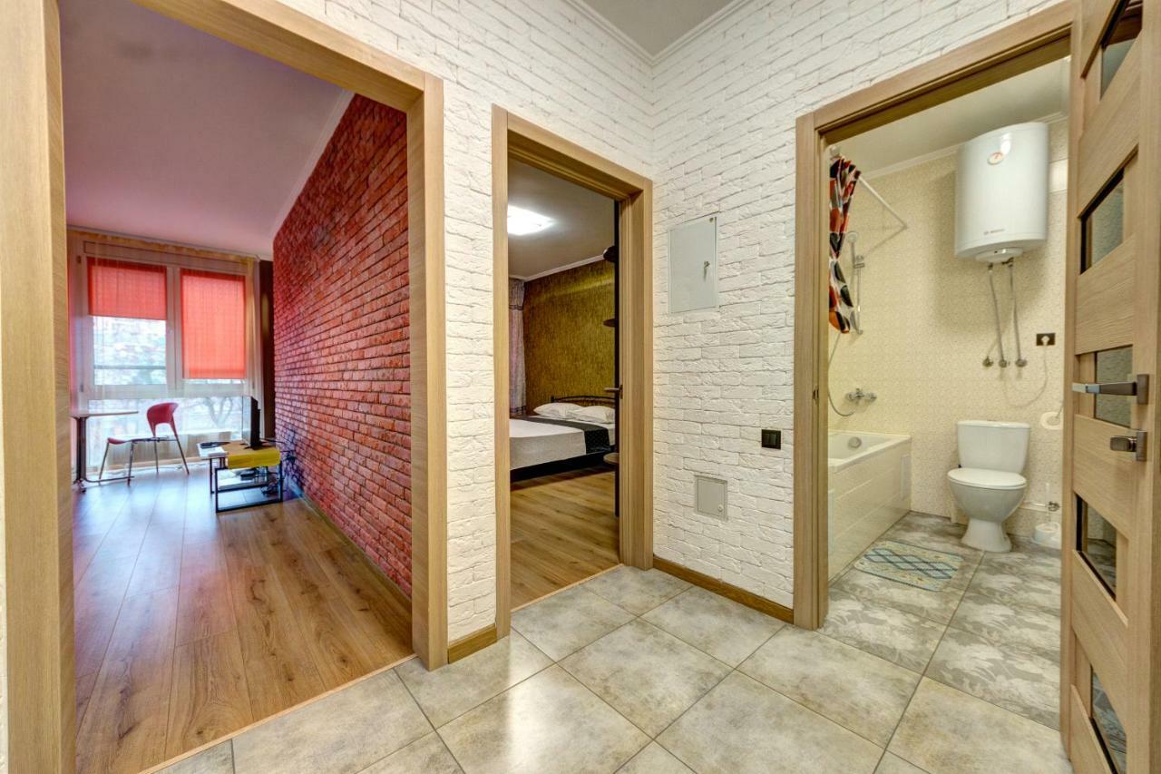 Apartments Near Shevchenko Boulevard Киев Екстериор снимка