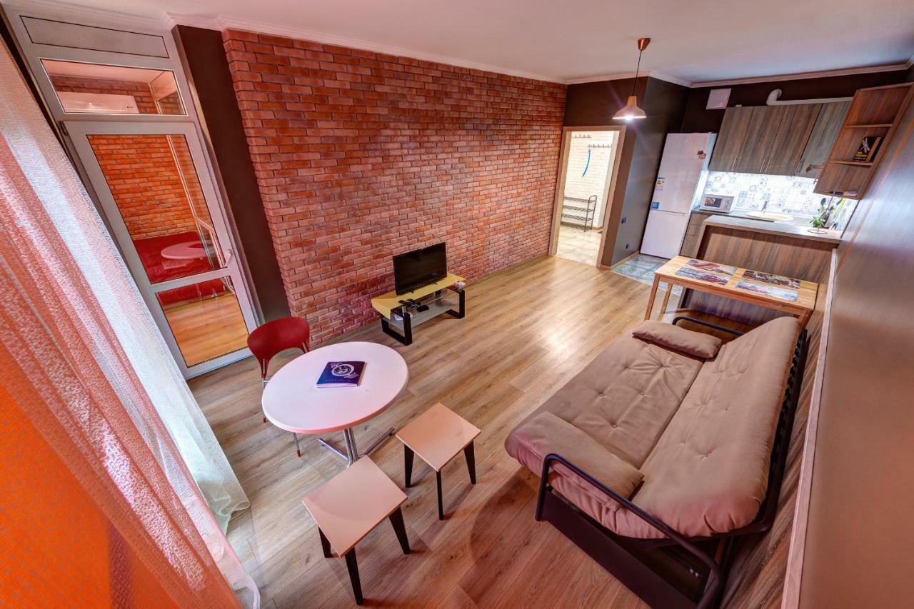 Apartments Near Shevchenko Boulevard Киев Екстериор снимка