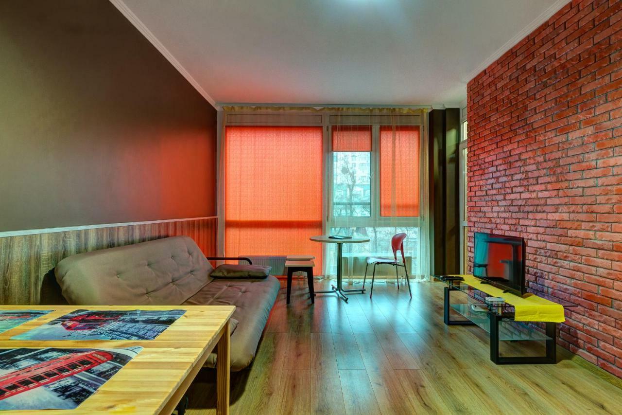 Apartments Near Shevchenko Boulevard Киев Екстериор снимка