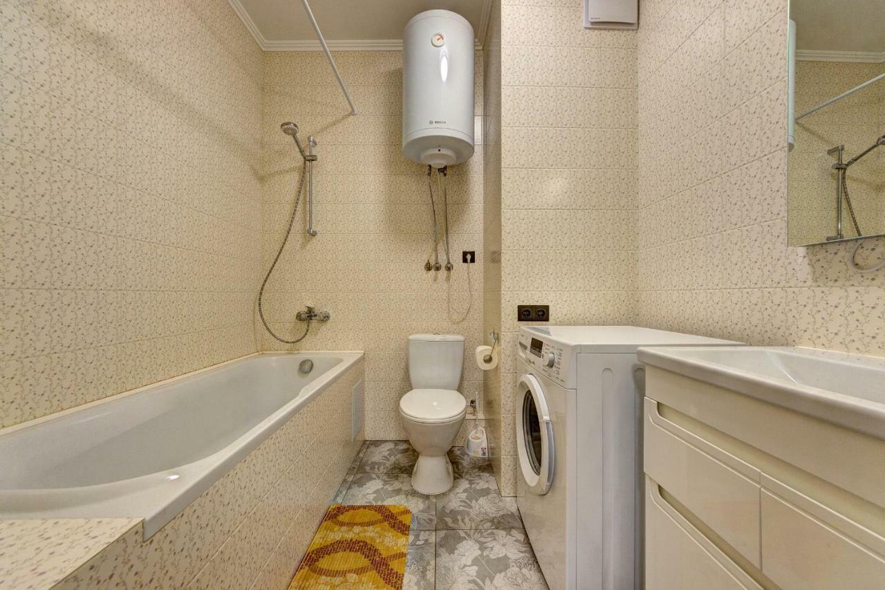 Apartments Near Shevchenko Boulevard Киев Екстериор снимка